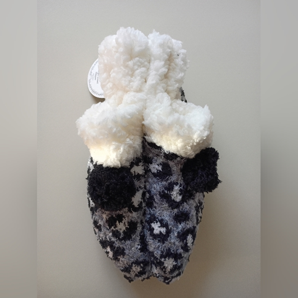 (NWT)Legale Women's Slippers Faux Fur